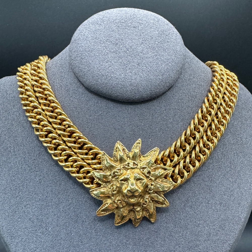 ‼️FINAL PRICE‼️ LOT 969 24K gold plated Chanel double strand vintage lion - Picture 13 of 14